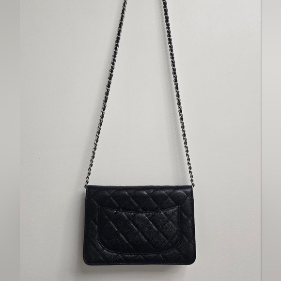 Chanel Black Quilted Crossbody Bag - Picture 2 of 8